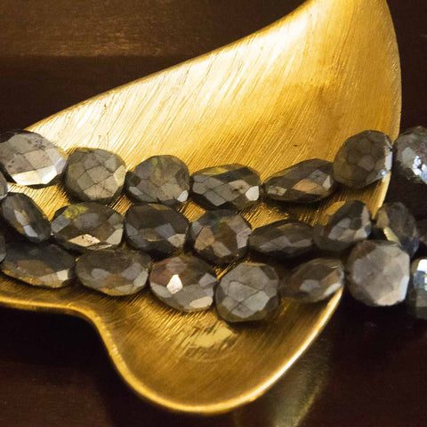 Learn about the Crystal of the Mystic World, Labradorite