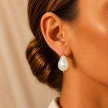 Sparkler White Shell Pearl Earrings